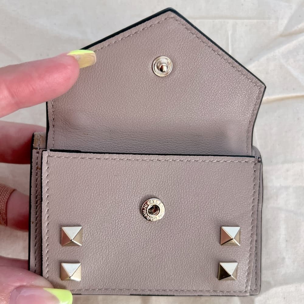 EUC VALENTINO GARAVANI Gold Rockstud Front Flap Mini Trifold Pale Pink Wallet - Thumbnail 10