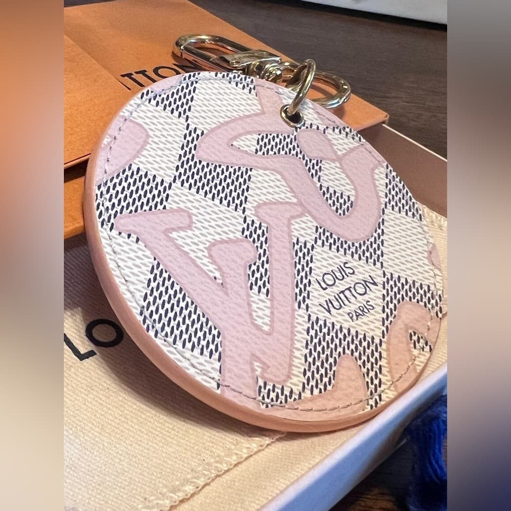 Louis Vuitton Damier Azur Tahitienne Round Leather Keychain Key Purse Charm Clip - Thumbnail 4