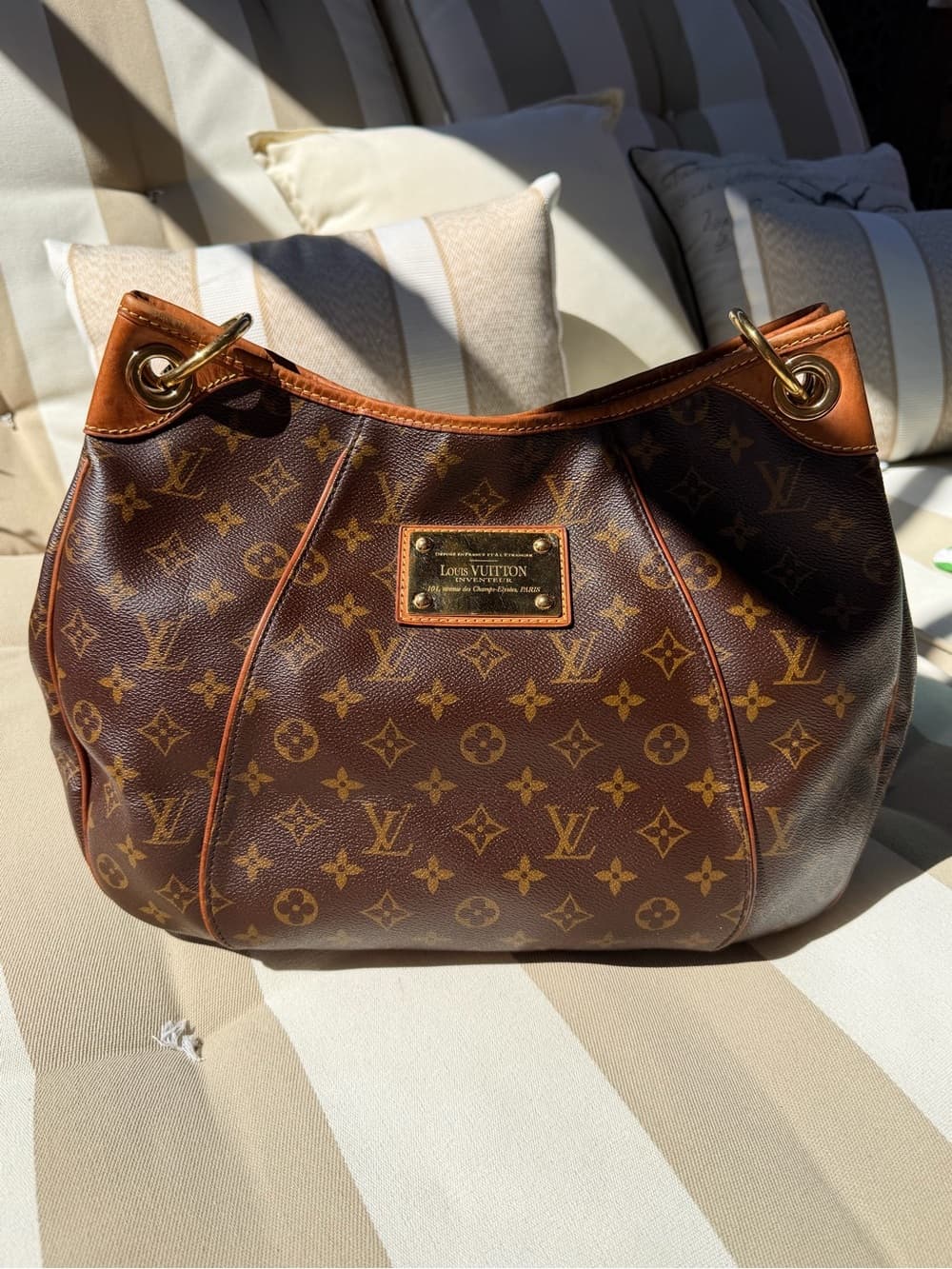 Louis Vuitton Galliera PM Classic Monogram Hobo Shoulder Hand Bag - Thumbnail 3