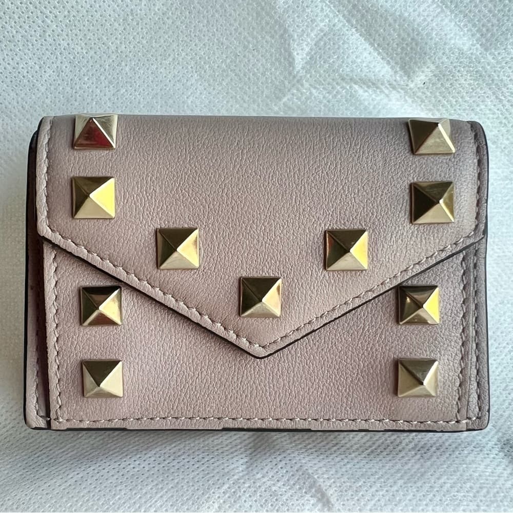 EUC VALENTINO GARAVANI Gold Rockstud Front Flap Mini Trifold Pale Pink Wallet - Thumbnail 4