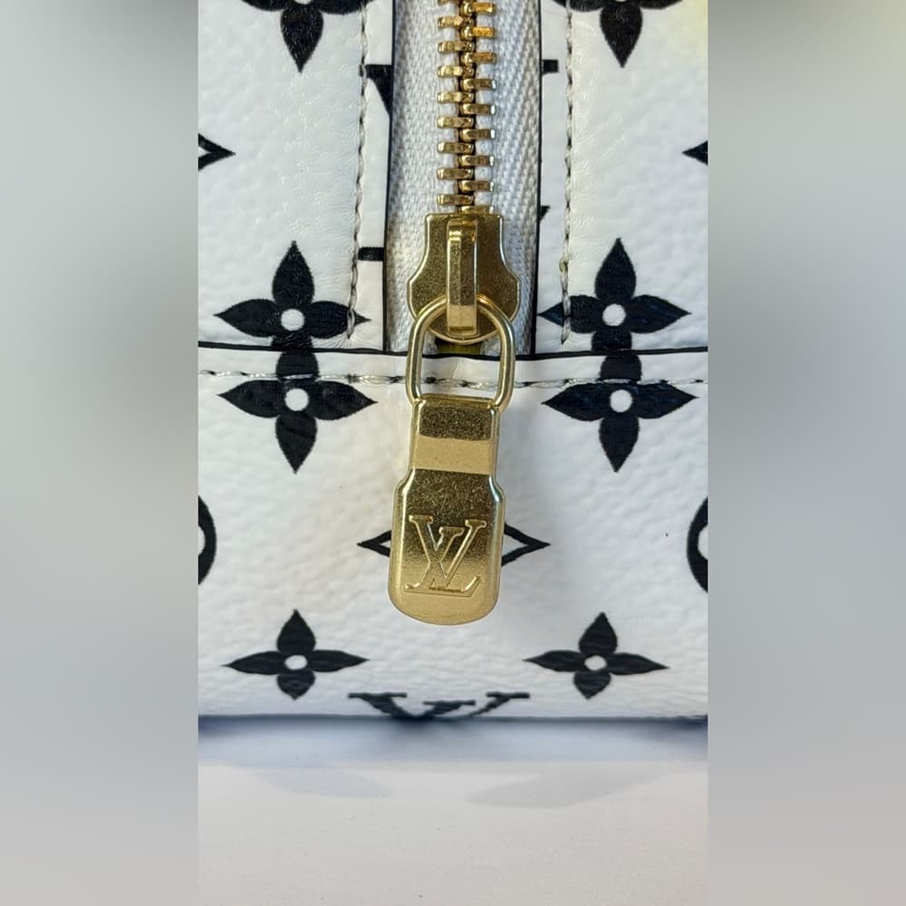 LOUIS VUITTON Monogram Giant Portemonnaie Cube Mini Cube Coin Bag Key Charm - Thumbnail 12
