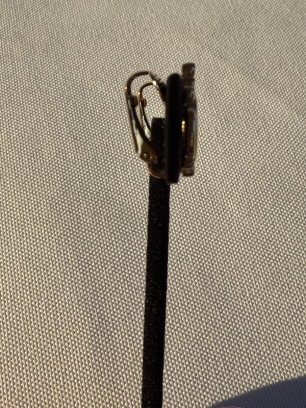 CHRISTIAN DIOR Vintage Crest Gold Plated Clip On Earrings Statement Piece Rare - Thumbnail 8