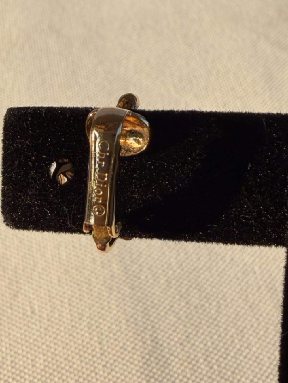 CHRISTIAN DIOR Vintage Crest Gold Plated Clip On Earrings Statement Piece Rare - Thumbnail 9