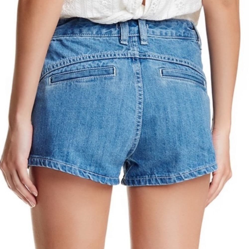 NEW 🌟 FREE PEOPLE Blue Jean Lace Shorts size 28 - Thumbnail 2