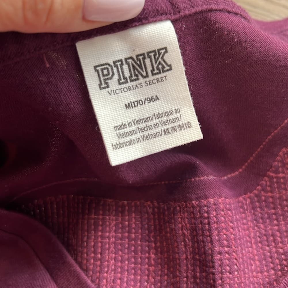 🎉 EUC VS PINK 🌟 BLING Perfect V Neck Shirt SEQUINS DOG Silver Gold Burgundy M - Thumbnail 4