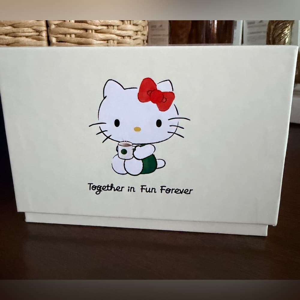 2025 Starbucks x Hello Kitty Sanrio Mug with Lid 16 oz Cup Limited Edition HTF - Thumbnail 4