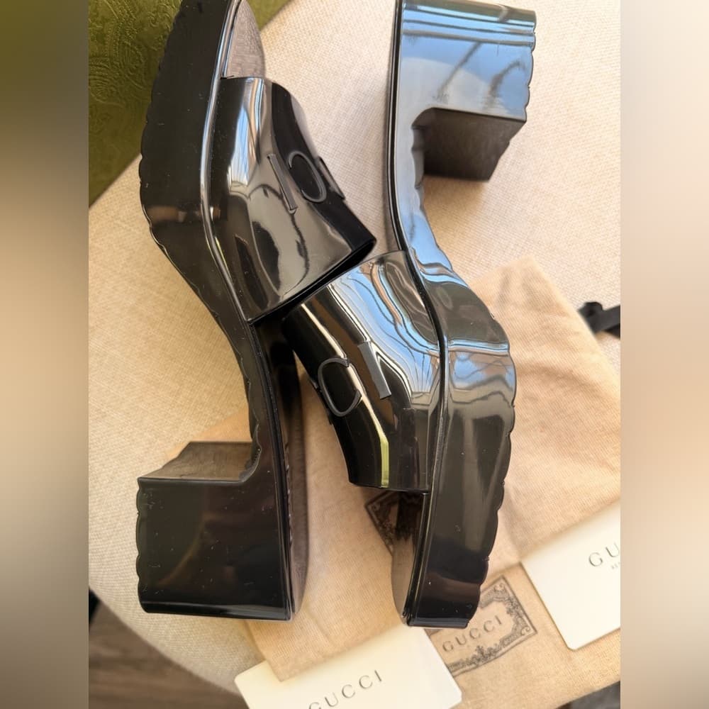 GUCCI Black Slip On Rubber Sandal Short Stack Heel EU 39 - Thumbnail 7