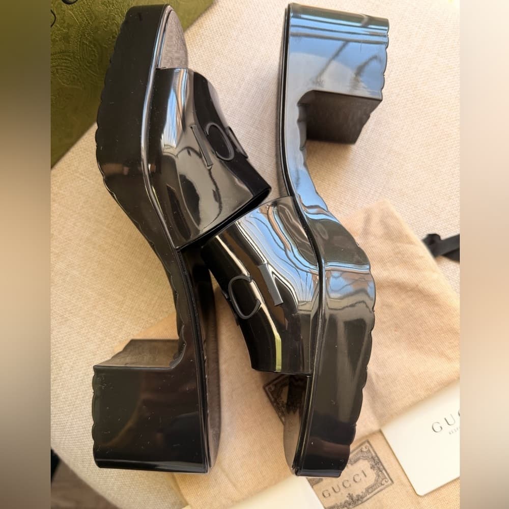 GUCCI Black Slip On Rubber Sandal Short Stack Heel EU 39 - Thumbnail 8