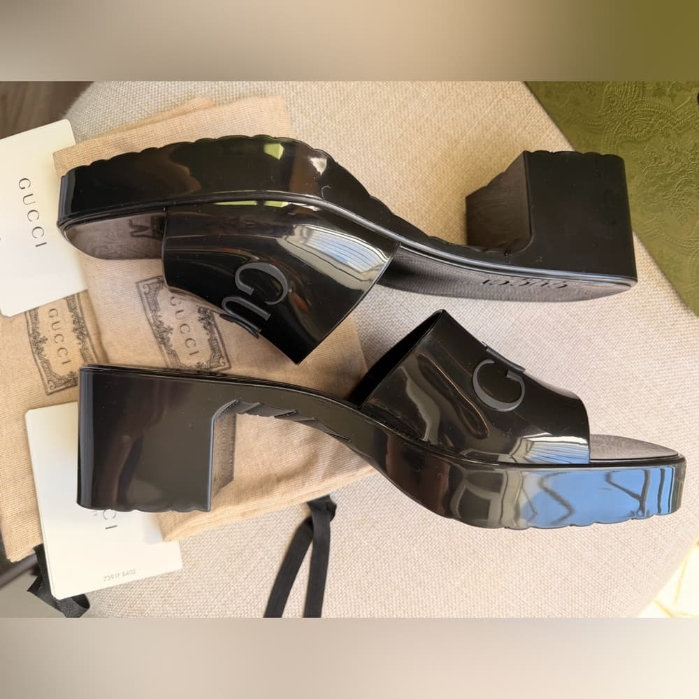 GUCCI Black Slip On Rubber Sandal Short Stack Heel EU 39 - Thumbnail 9