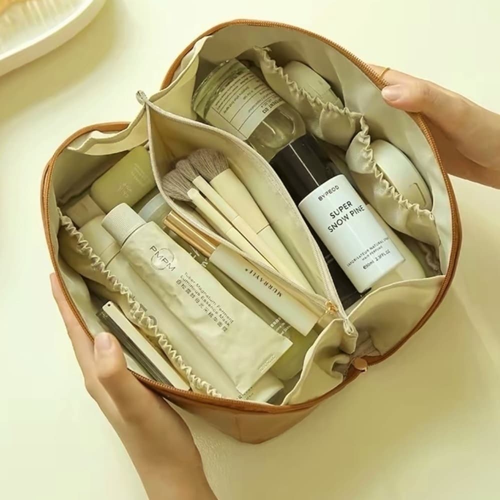 NEW Make Up Travel Toiletries Carry On Personal Bag 3 Separate Compartments - Thumbnail 3