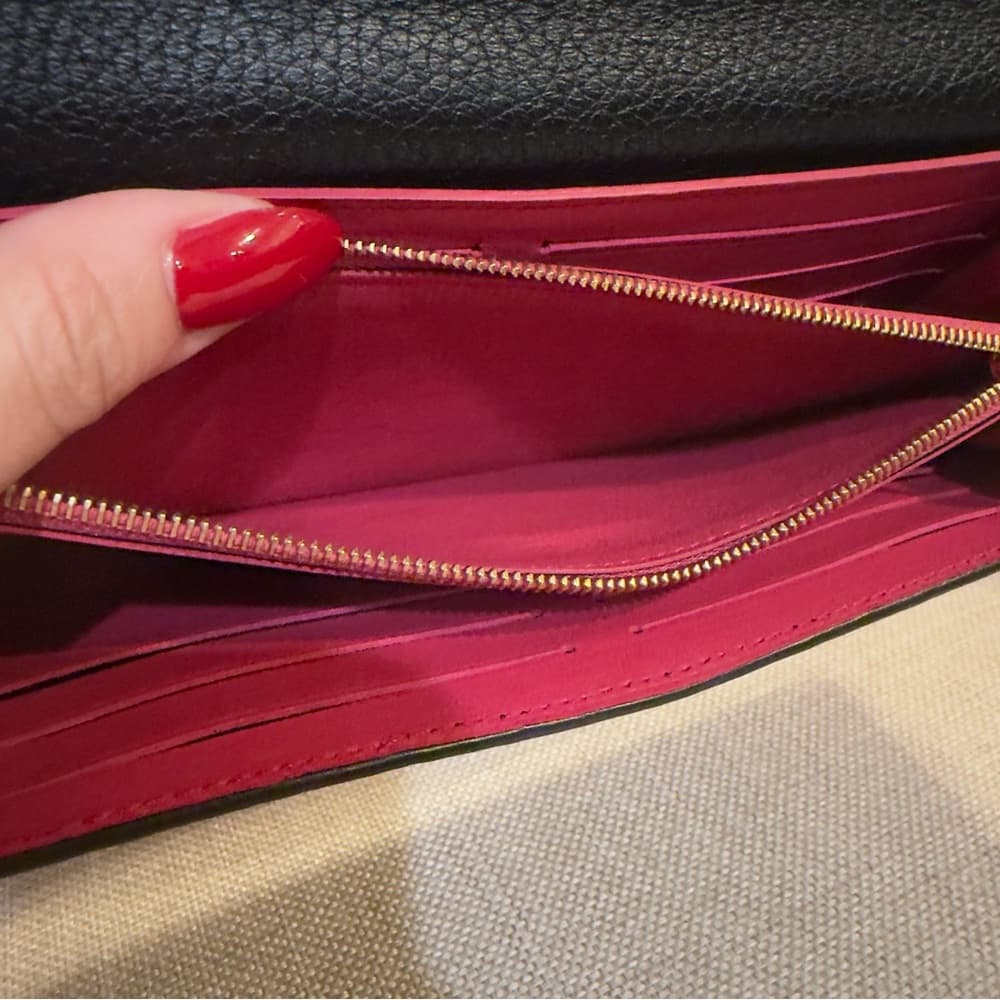 LOUIS VUITTON Capucines Taurillon Black Pink Leather Gold LV Buckle Large Wallet - Thumbnail 13