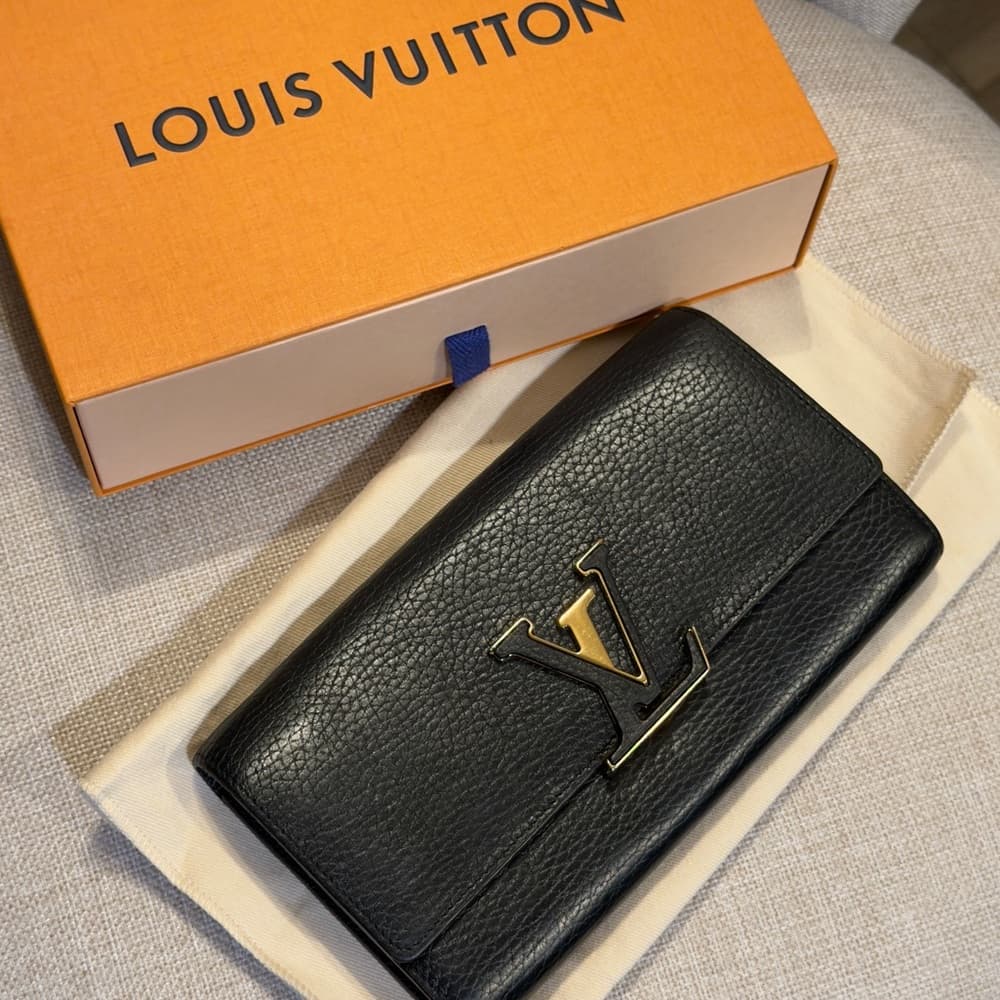 LOUIS VUITTON Capucines Taurillon Black Pink Leather Gold LV Buckle Large Wallet - Thumbnail 4