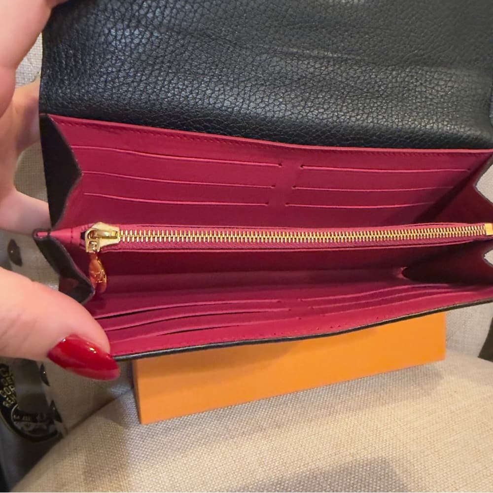 LOUIS VUITTON Capucines Taurillon Black Pink Leather Gold LV Buckle Large Wallet - Thumbnail 11