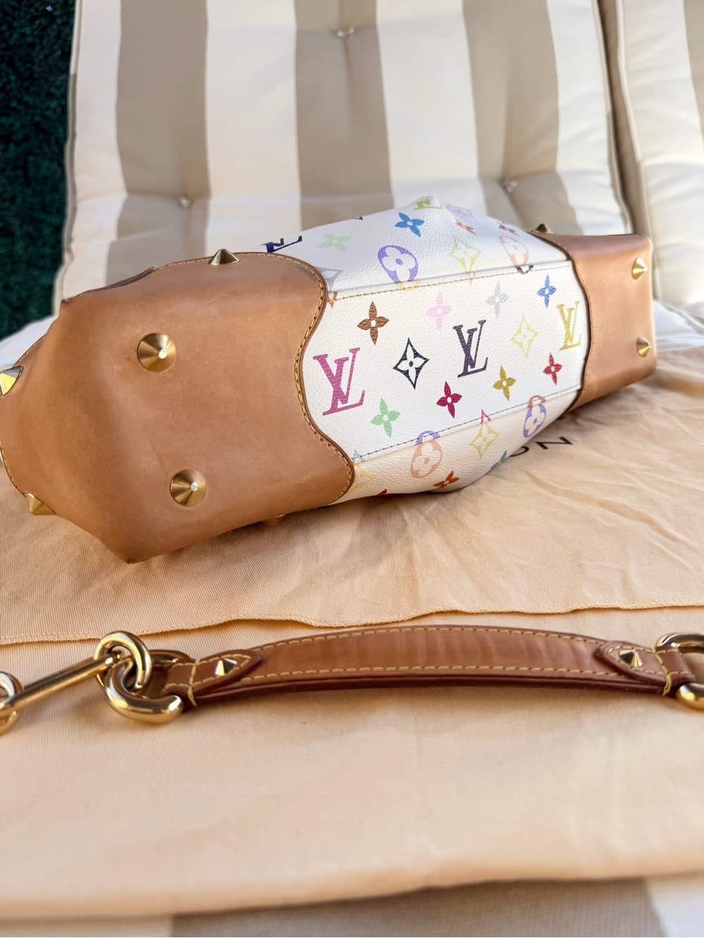 Louis Vuitton Murakami JUDY MM White Multicolor Shoulder Tote Handbag RARE! - Thumbnail 8