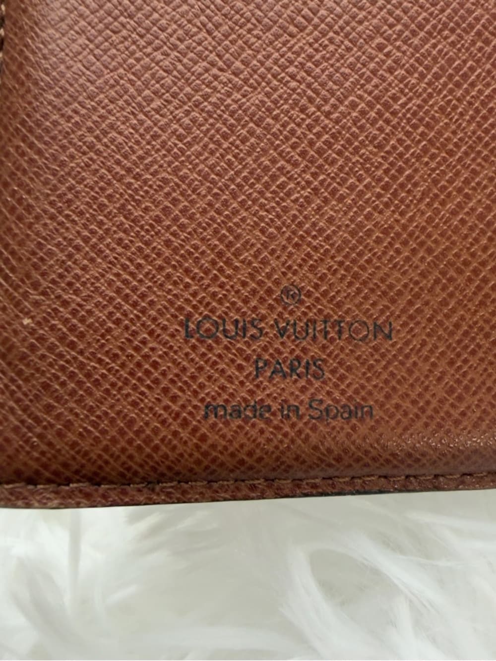 Louis Vuitton Monogram Kiss Lock Wallet Vintage Weak Snap Edge Shows Wear - Thumbnail 13
