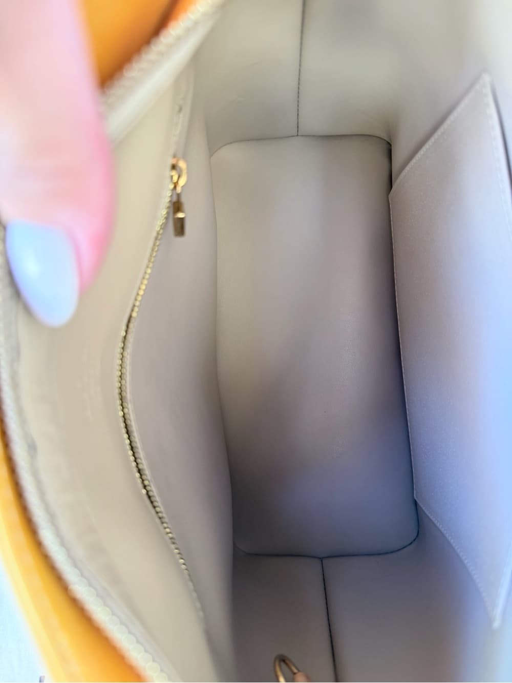 Louis Vuitton Vernis Houston Tote Bag Monogram Vernis Yellow Patent Leather - Thumbnail 10