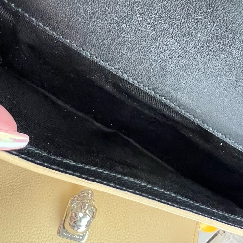 ALEXANDER MCQUEEN Light Latte Continental Card Wallet Silver Skull Closure - Thumbnail 6