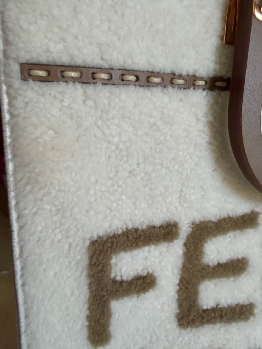 FENDI SHEARLING SUNSHINE MEDIUM TOTE BAG SHOULDER STRAP (LIMITED EDITION) - Thumbnail 13