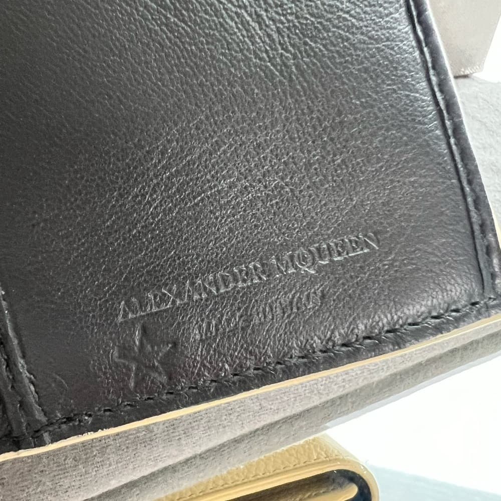 ALEXANDER MCQUEEN Light Latte Continental Card Wallet Silver Skull Closure - Thumbnail 7