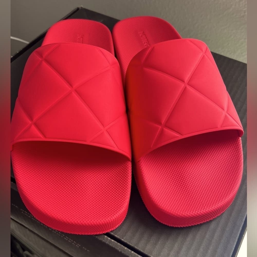 BOTTEGA VENETA The Slider Intrecciato Weave Tomato Red Rubber Men Sandals EU 43 - Thumbnail 3