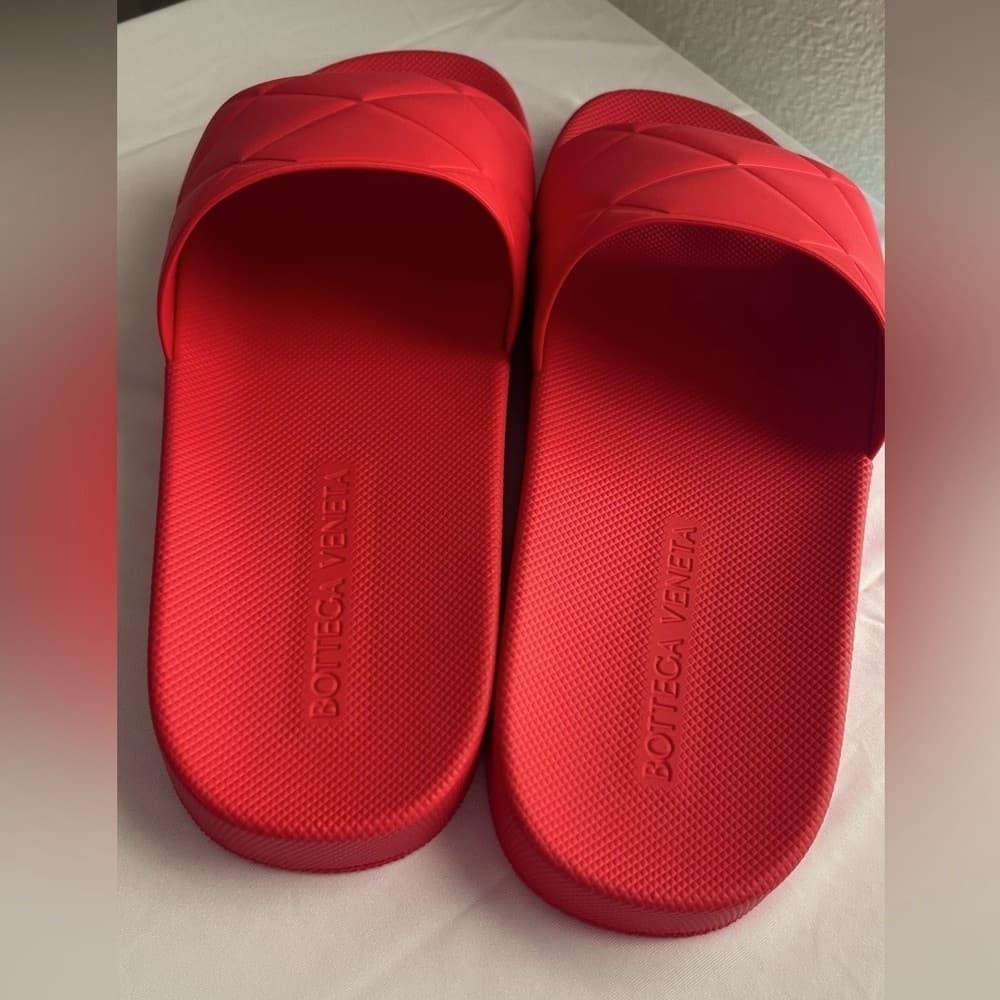 BOTTEGA VENETA The Slider Intrecciato Weave Tomato Red Rubber Men Sandals EU 43 - Thumbnail 5