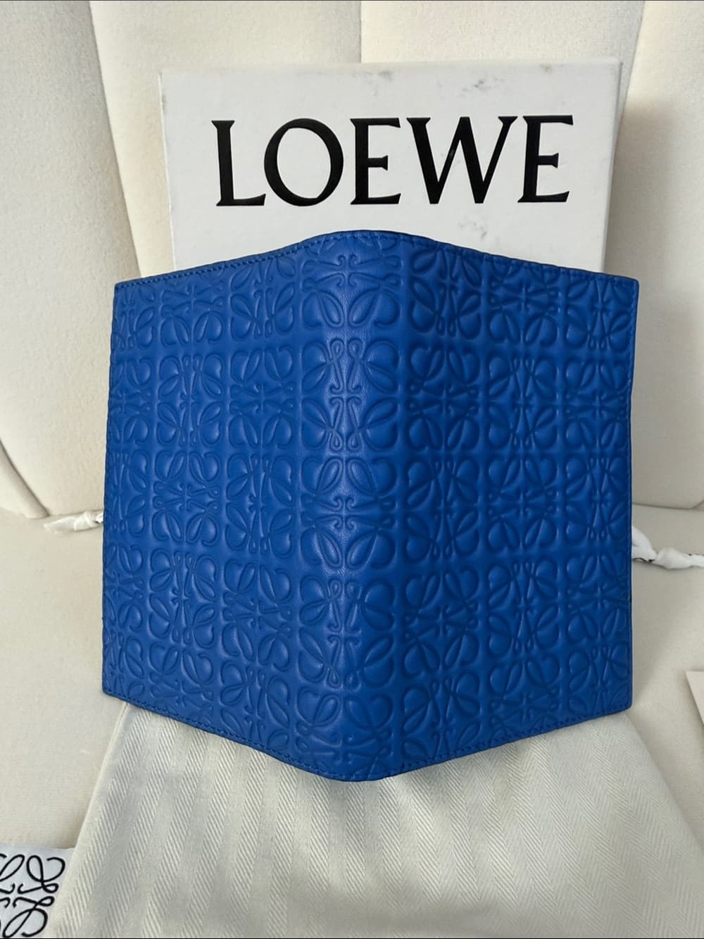 LOEWE ANAGRAM Embossed Leather Passport Holder Blue Black Travel Box & Dust Bag - Thumbnail 7