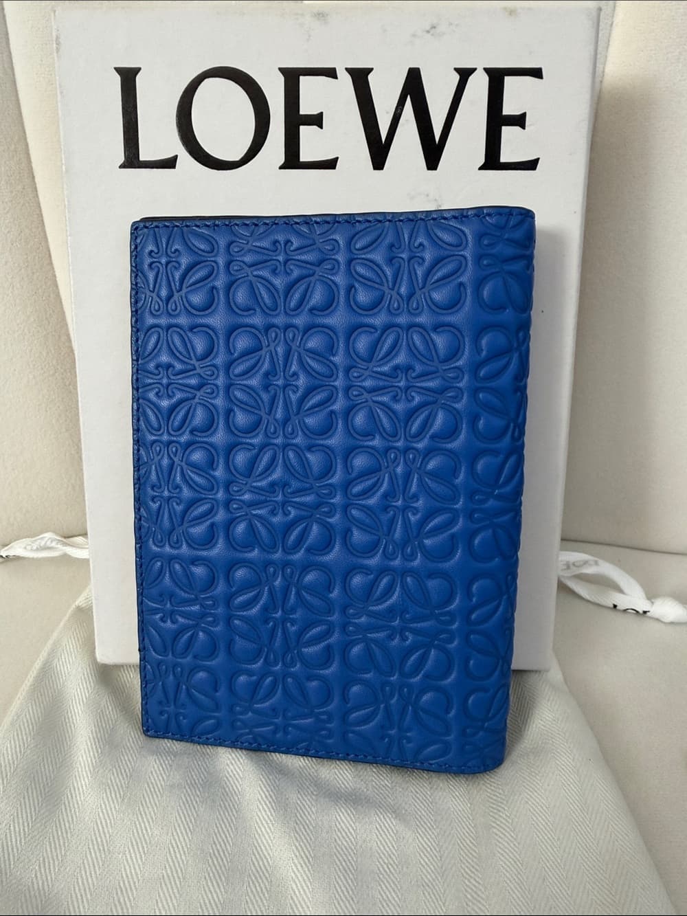 LOEWE ANAGRAM Embossed Leather Passport Holder Blue Black Travel Box & Dust Bag - Thumbnail 4