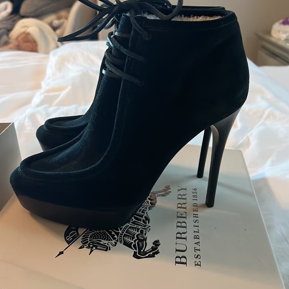 NEW BURBERRY PRORSUM Black suede leather laceup shearling heel booties EU 40 - Thumbnail 10