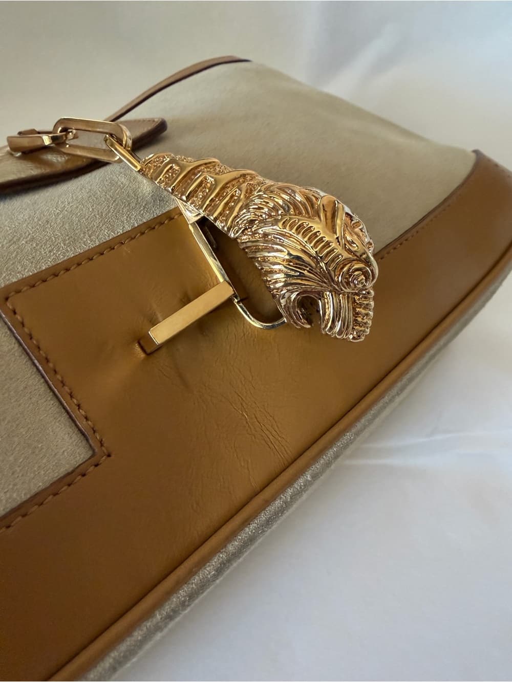 Gucci Vintage Tiger Head Chain Shoulder Bag Beige Suede Tan Leather Tom Ford Era - Thumbnail 5
