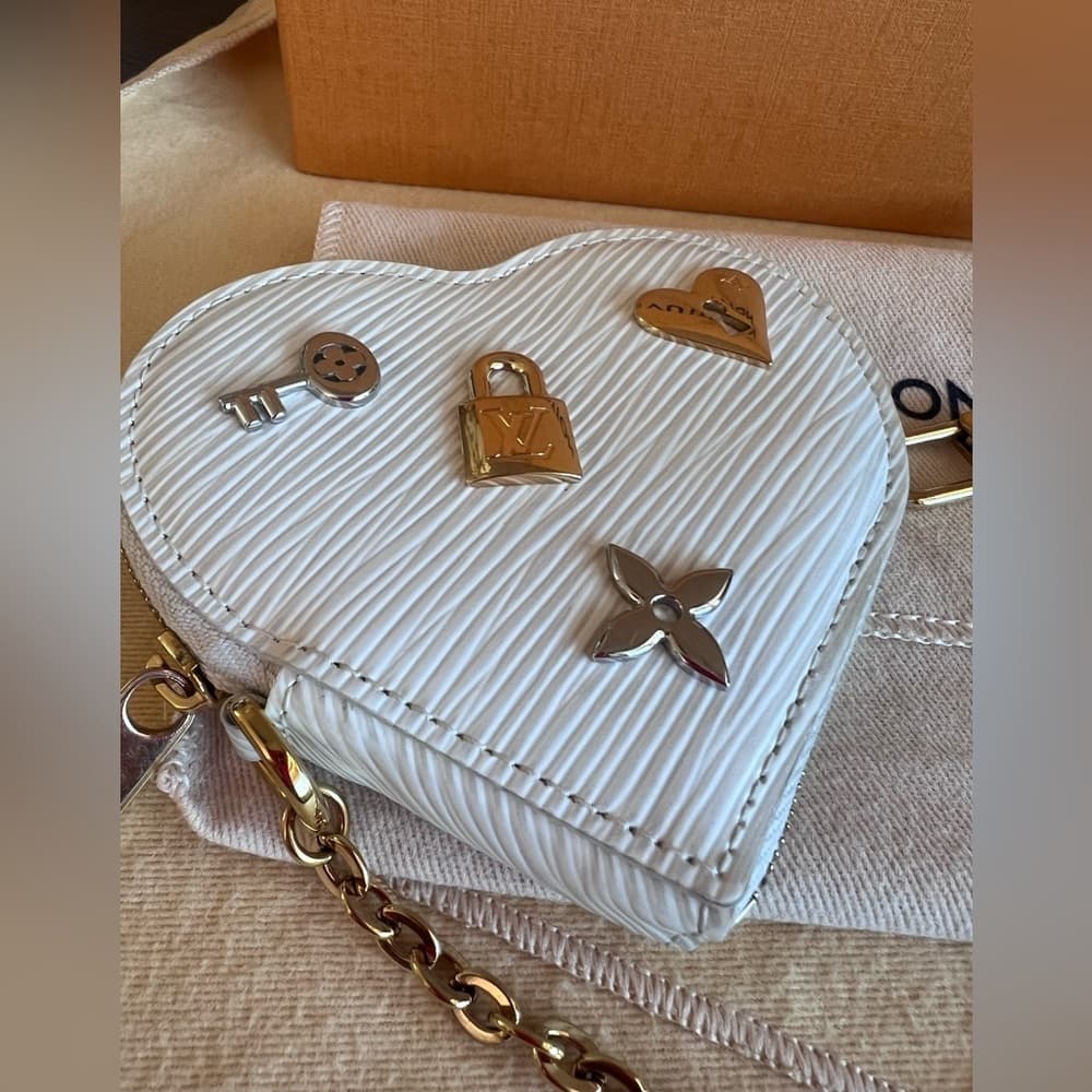 Louis Vuitton Epi White Leather LOVE LOCK Charms Coin Zip Clip Chain Keychain - Thumbnail 7