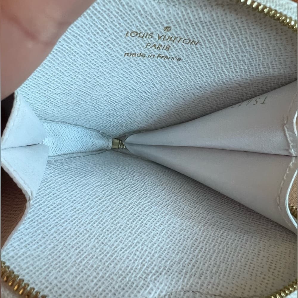 Louis Vuitton Epi White Leather LOVE LOCK Charms Coin Zip Clip Chain Keychain - Thumbnail 10