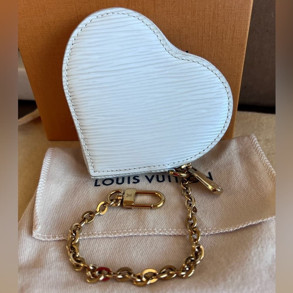 Louis Vuitton Epi White Leather LOVE LOCK Charms Coin Zip Clip Chain Keychain - Thumbnail 4