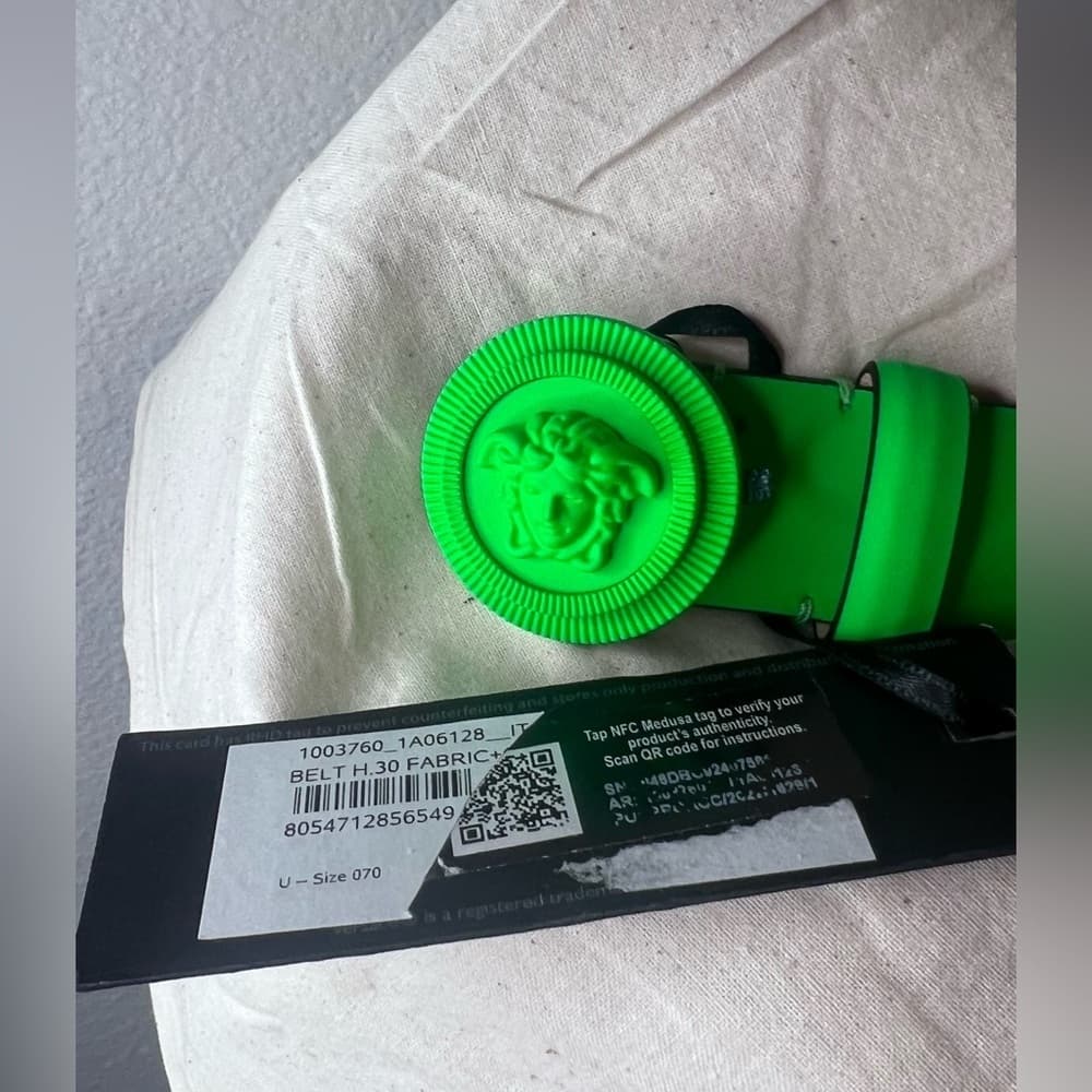 NEW VERSACE La Medusa Coin Logo Highlighter Green Leather Designer Belt 70/28 - Thumbnail 6