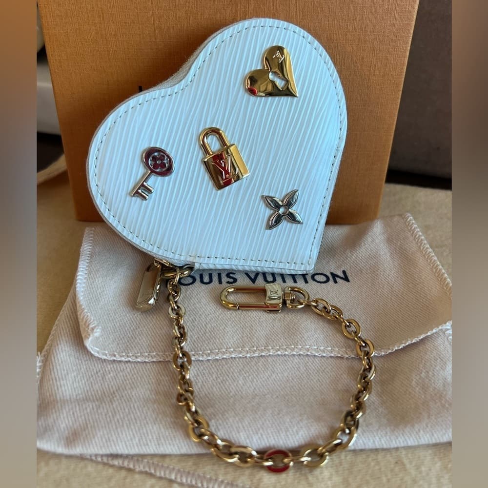 Louis Vuitton Epi White Leather LOVE LOCK Charms Coin Zip Clip Chain Keychain - Thumbnail 3