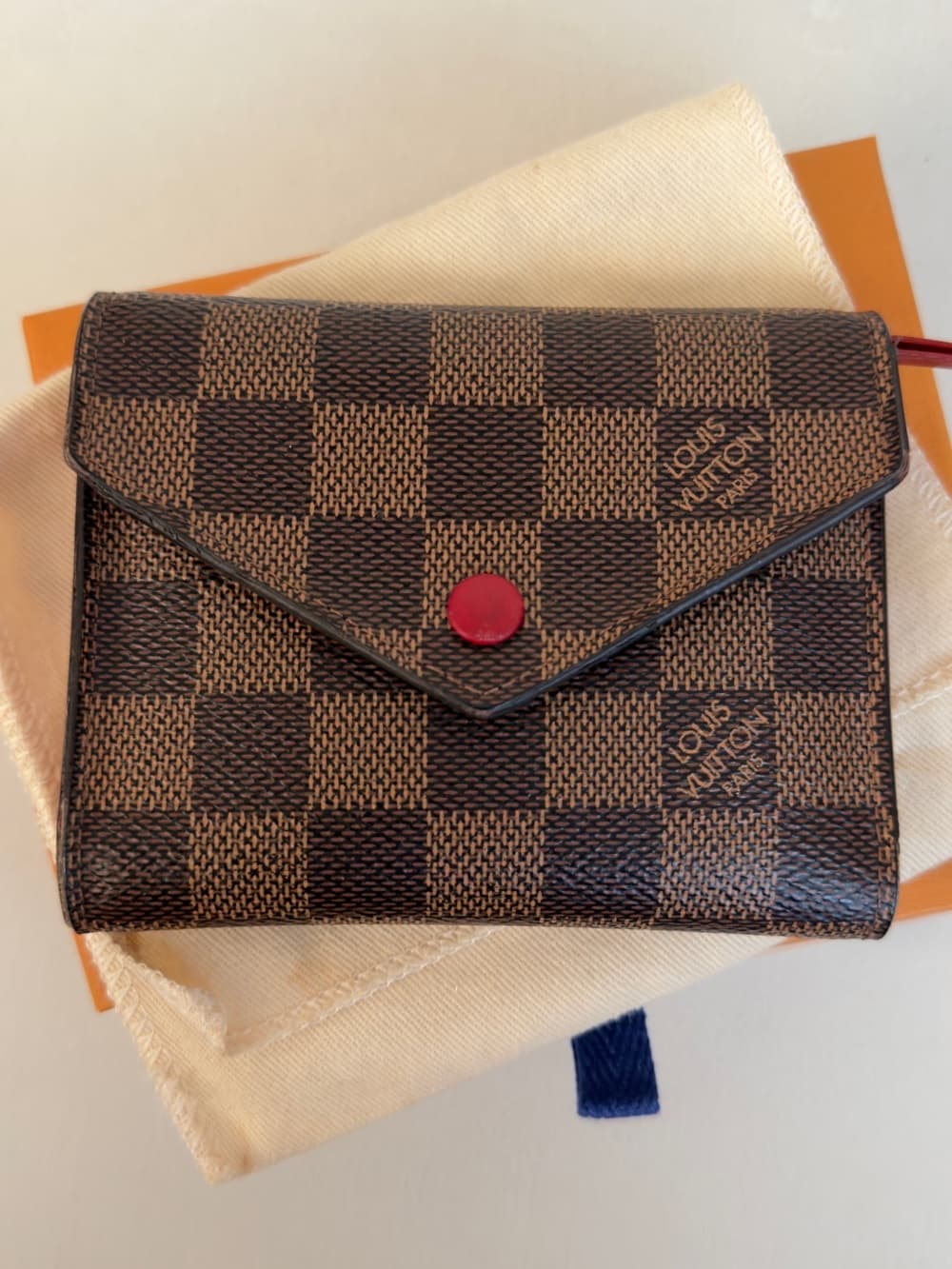 Louis Vuitton Victorine Wallet Damier Ebene Cerise Red RFID 2022 w Box Dust Bag - Thumbnail 3