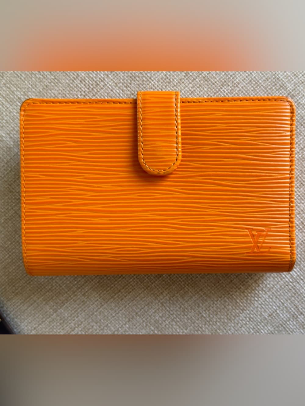 Louis Vuitton Epi Porte Monnaie Viennois Mandarin Orange Kiss Lock Coin Wallet - Thumbnail 4