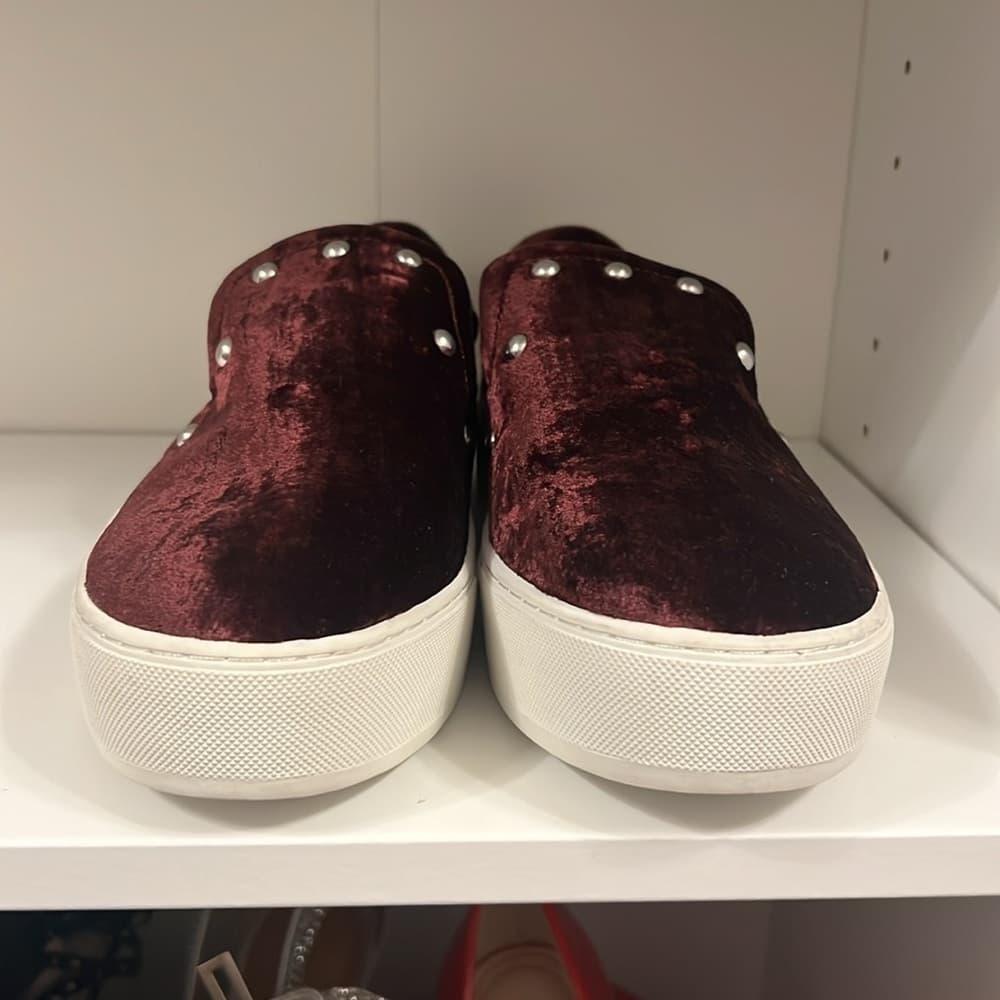 🎉 EUC Rebecca Minkoff Platform Burgundy Velvet Studded Loafers size 8.5 - Thumbnail 3