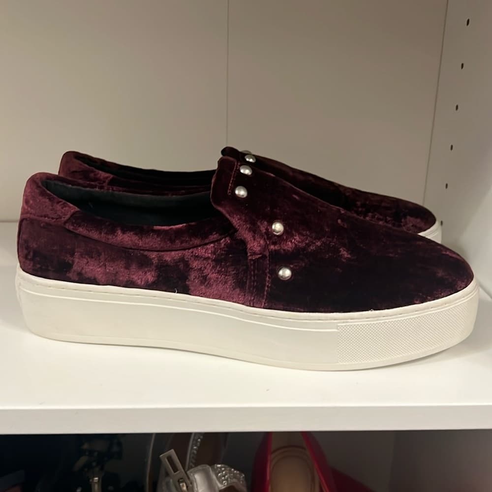 🎉 EUC Rebecca Minkoff Platform Burgundy Velvet Studded Loafers size 8.5 - Thumbnail 2