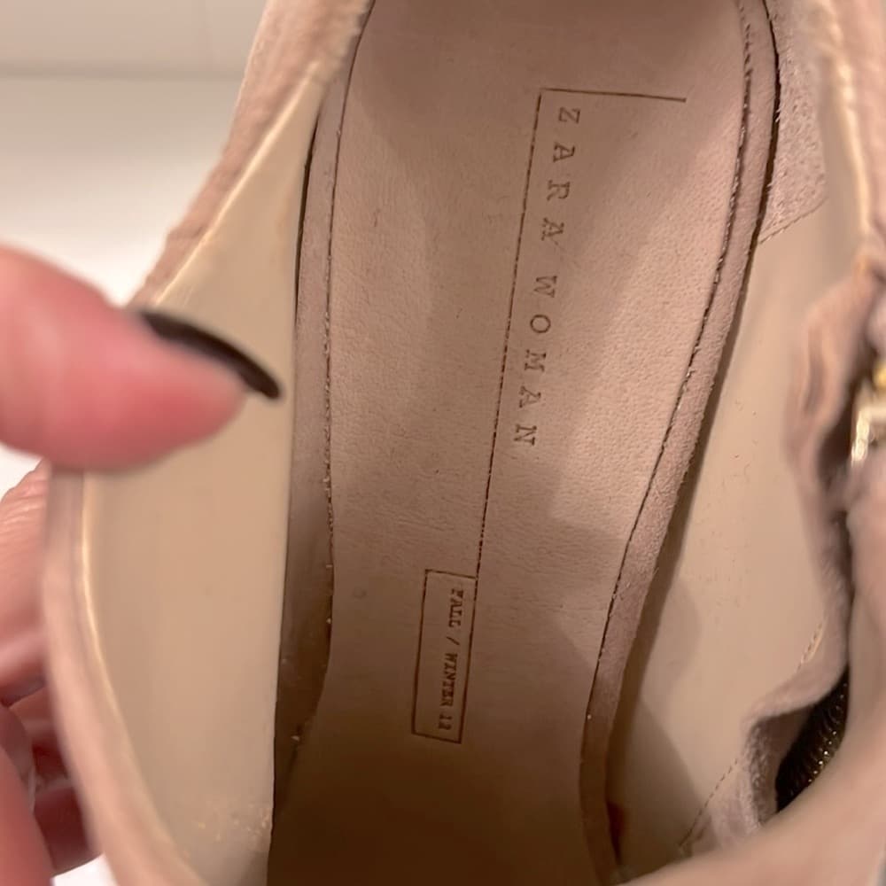 🎉 EUC ZARA WOMAN Tan suede Platform Booties with Gold Accent Heels size 40 EUR - Thumbnail 5