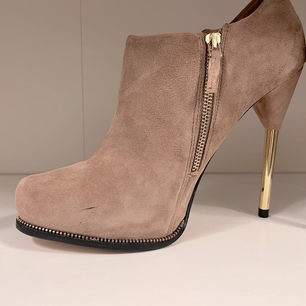 🎉 EUC ZARA WOMAN Tan suede Platform Booties with Gold Accent Heels size 40 EUR - Thumbnail 3