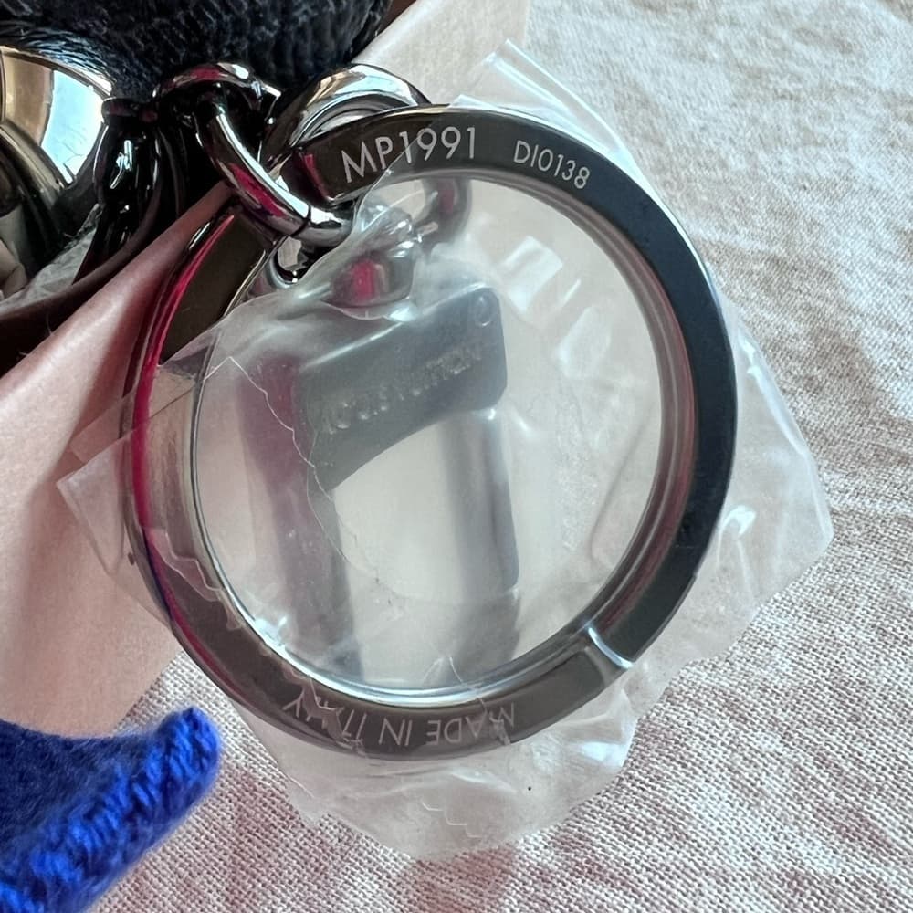 LOUIS VUITTON Monogram Eclipse Vivienne Keychain Bag Charm Holder Spaceman Grey - Thumbnail 10