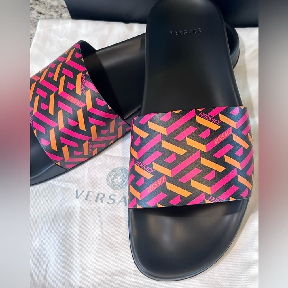 Versace Gomma Stampa Monogram Pool Slides Magenta Tangerine Men Sandals EU 44 - Thumbnail 2