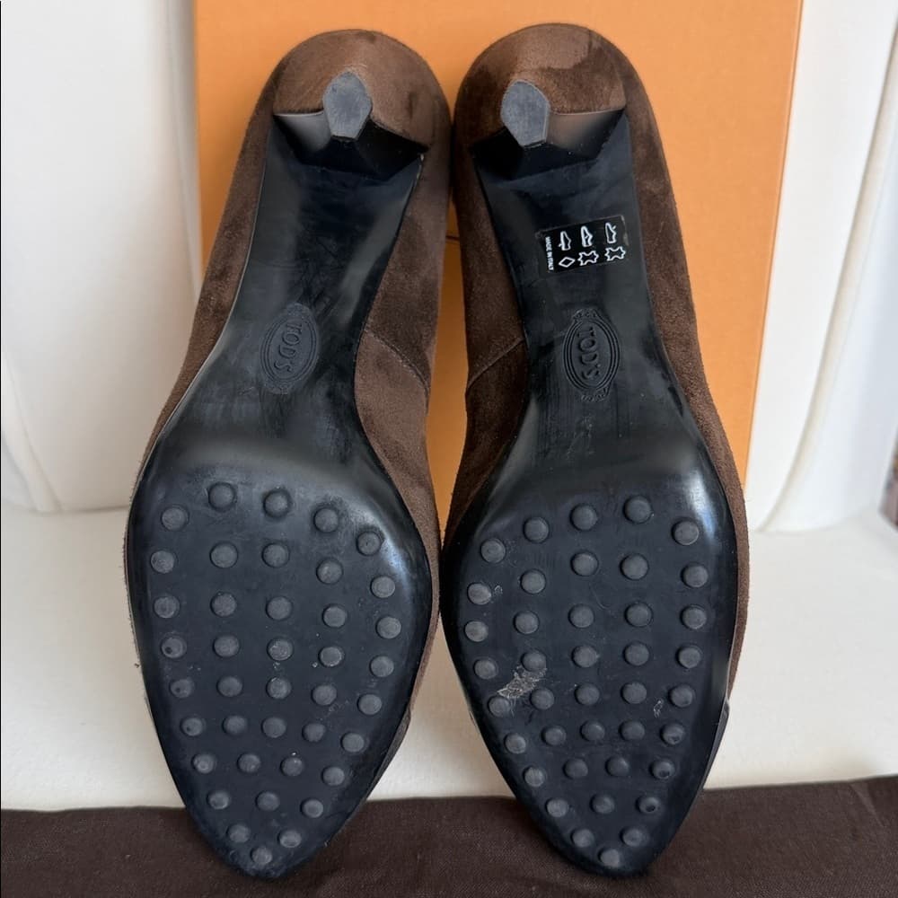 TOD’S Decoll Brown Chocolate Suede Leather Pump Rubber Sole Heels EU 38.5 US 8 - Thumbnail 9