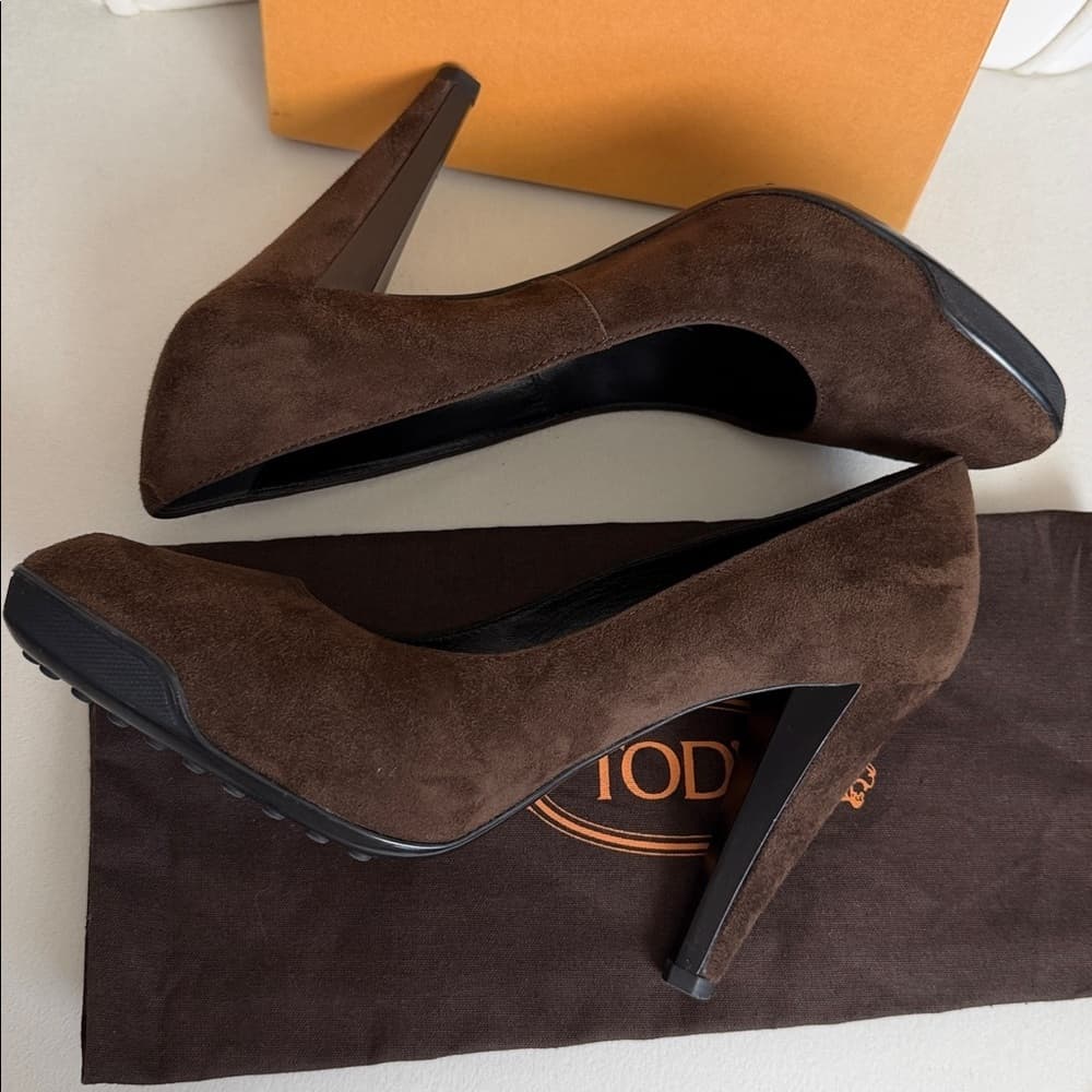 TOD’S Decoll Brown Chocolate Suede Leather Pump Rubber Sole Heels EU 38.5 US 8 - Thumbnail 2
