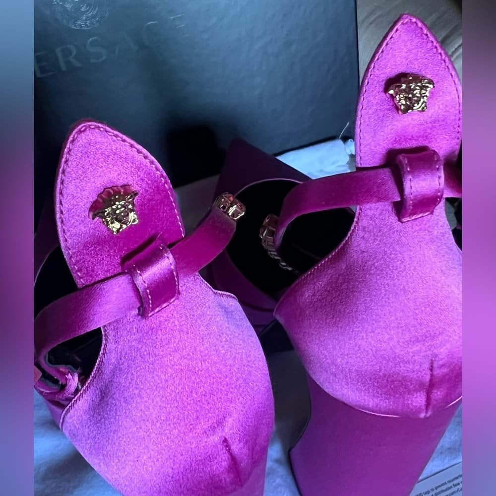 VERSACE Decollete Pink Lemonade Satin Platform Crystal Pointy Heels EU 40 - Thumbnail 9