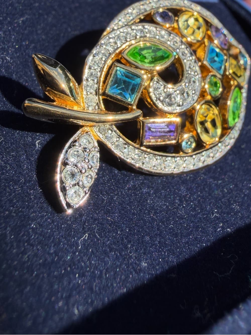 SWAROVSKI Crystal Colorful Gemstone Design Fish Brooch Soo unique with box - Thumbnail 7