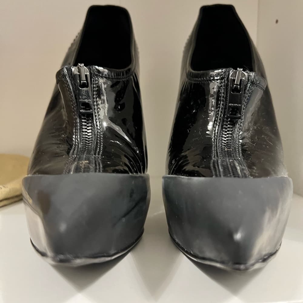 EUC BURBERRY Rubber Tip Zip High Heel Black Patent Booties box EU 39.5 - Thumbnail 5