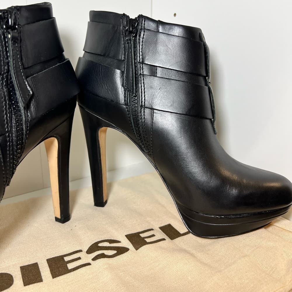 NEW DIESEL MELROSE SYDNAY BLACK LEATHER Brass Buckle Ankle Booties EUR 38 - Thumbnail 5