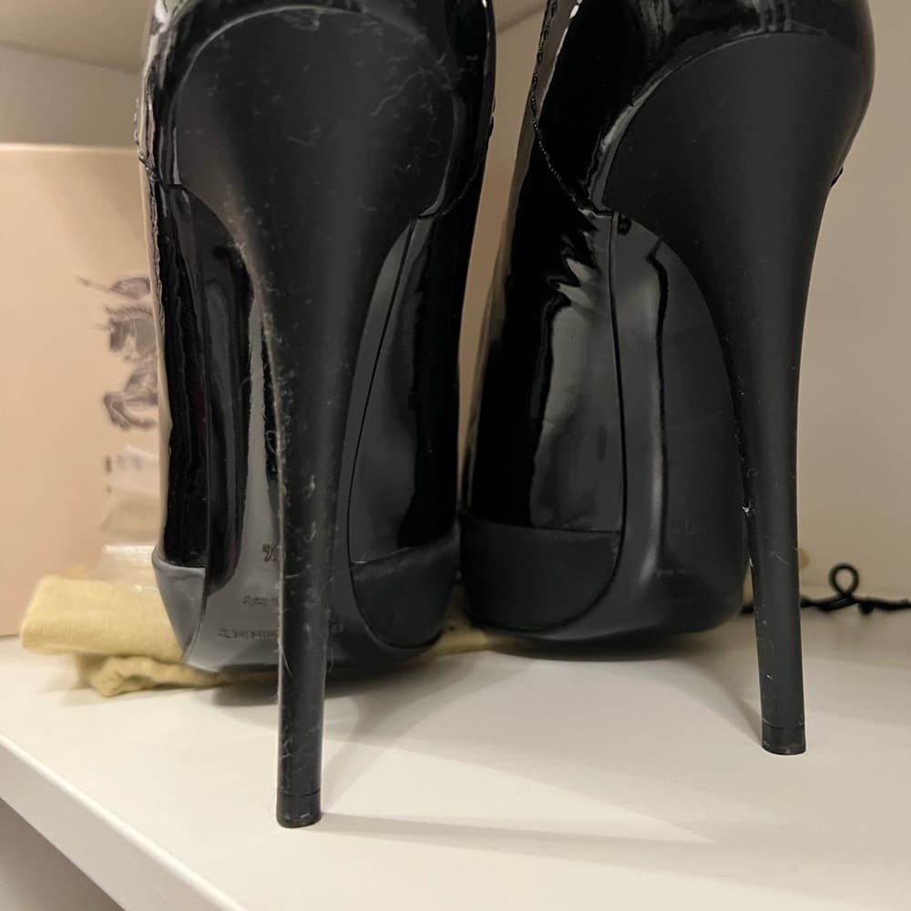 EUC BURBERRY Rubber Tip Zip High Heel Black Patent Booties box EU 39.5 - Thumbnail 6