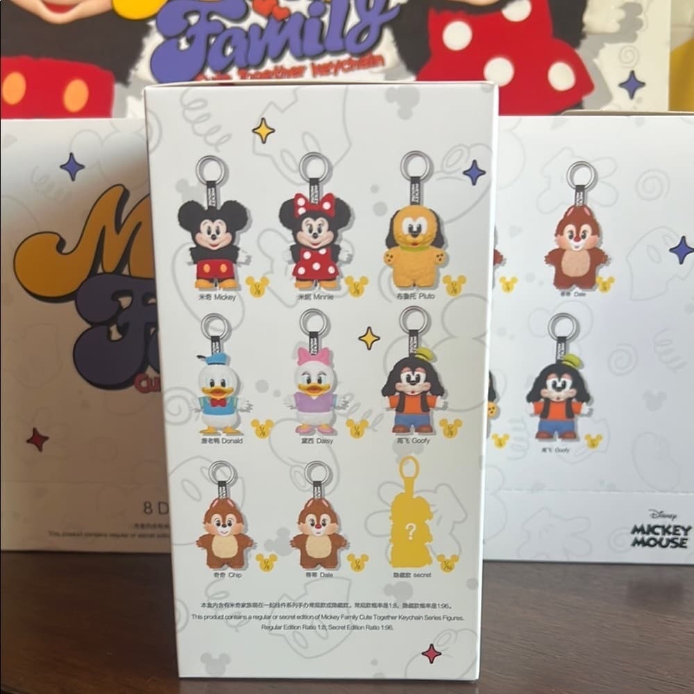 Pop Mart Disney Mickey Mouse Family Keychain Bag Charm NEW CONFIRMED OPEN BOX - Thumbnail 4